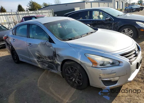 2015 Nissan Altima 2.5 z USA, uszkodzony, nr VIN 1N4AL3AP6FC298849